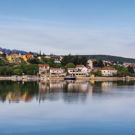 Beautiful Apartment In Maslenica With Kitchen Exteriör bild