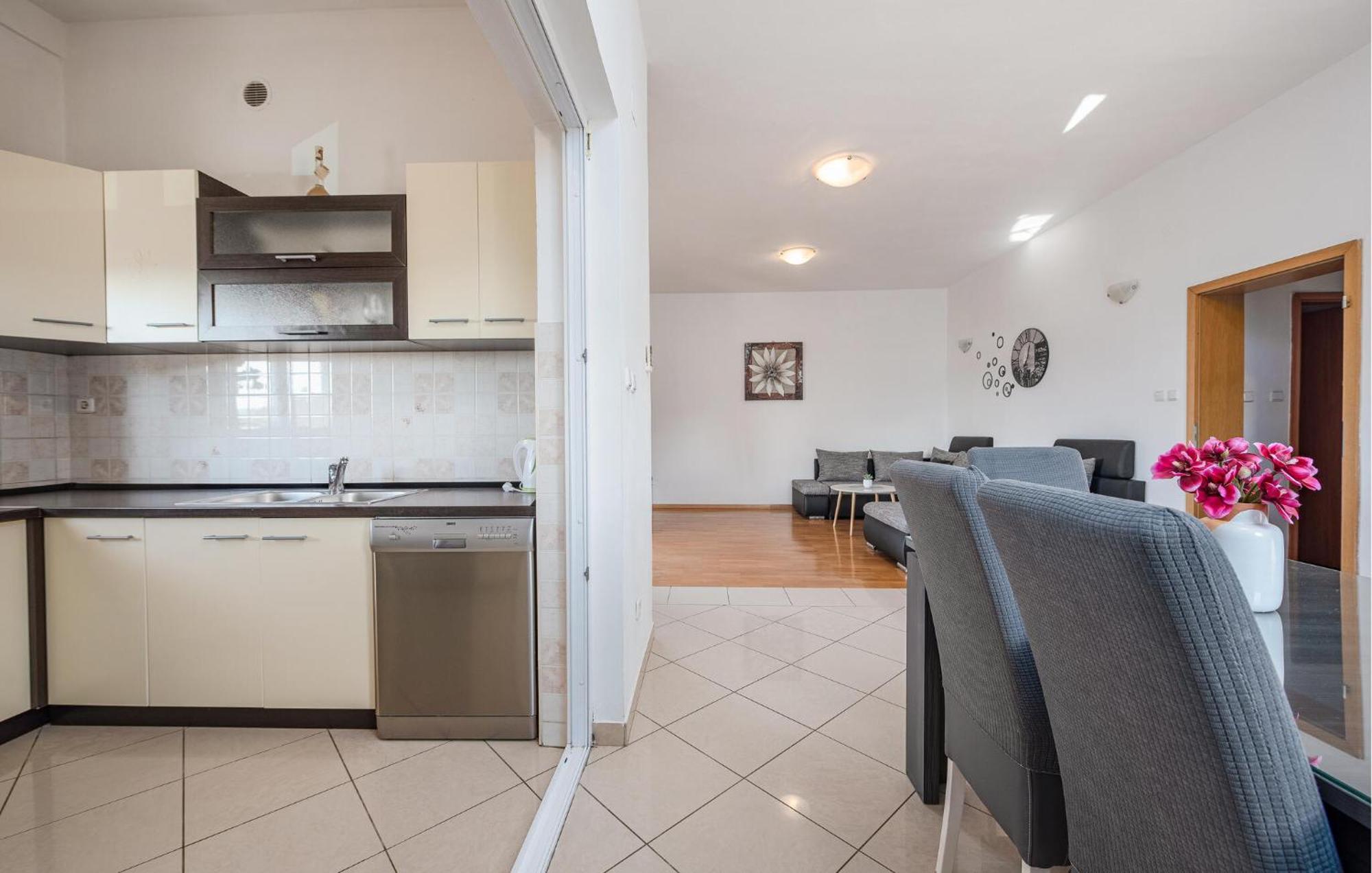 Beautiful Apartment In Maslenica With Kitchen Exteriör bild