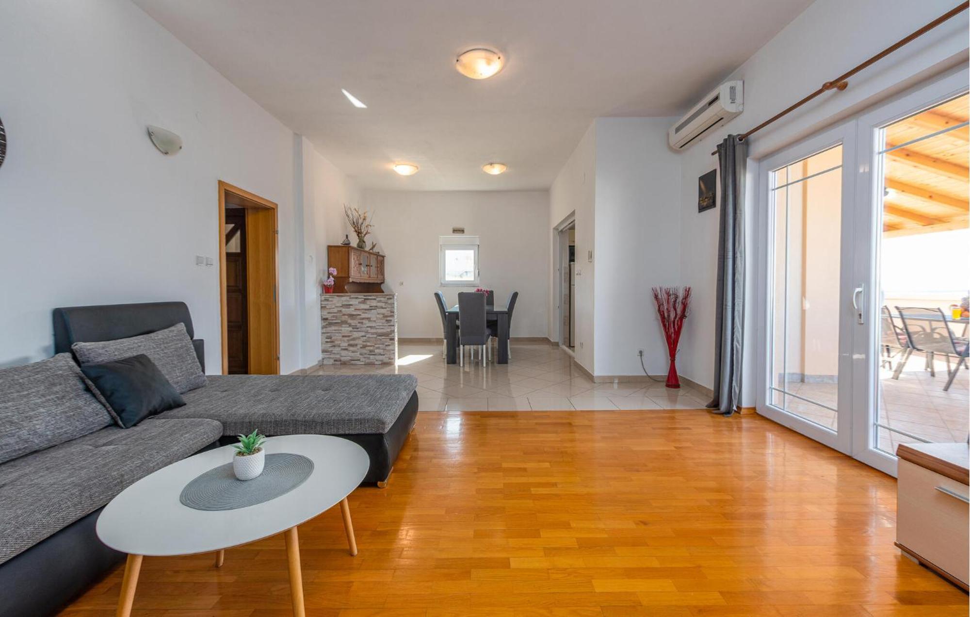 Beautiful Apartment In Maslenica With Kitchen Exteriör bild