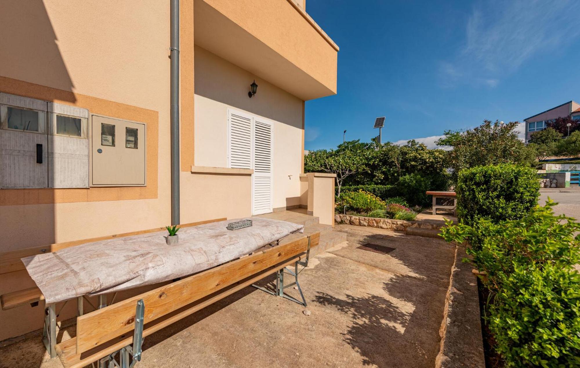 Beautiful Apartment In Maslenica With Kitchen Exteriör bild