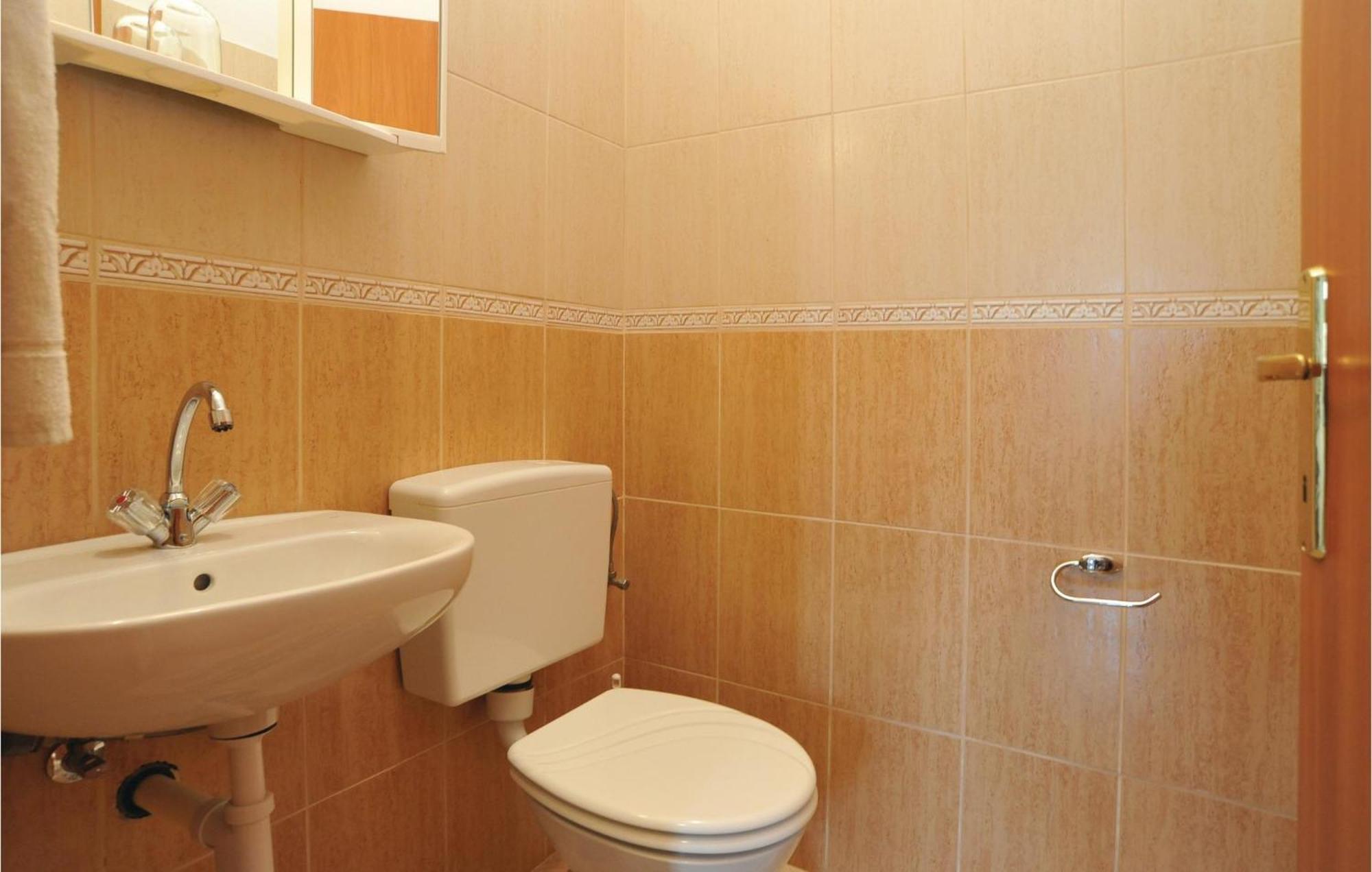 Beautiful Apartment In Maslenica With Kitchen Exteriör bild